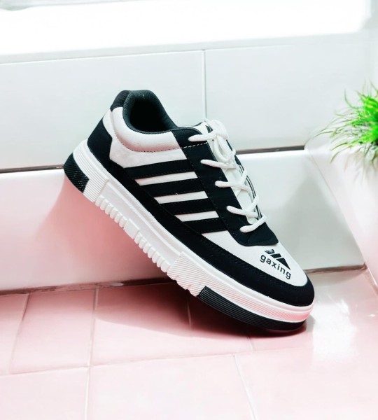 High Quality Men’s Casual Sneakers